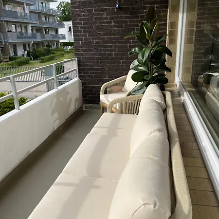 Kai45 - Strandapartment Mit Parkplatz & Balkon Lübeck